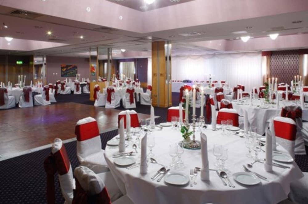 Plaza Hotel Tallaght Exteriér fotografie
